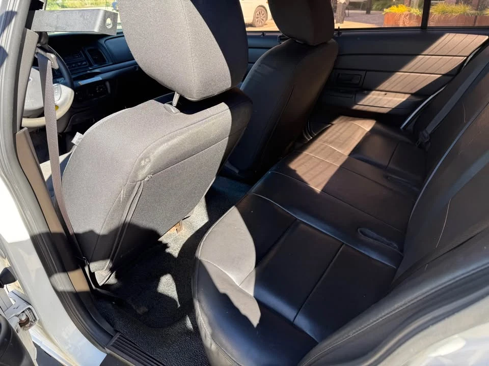 2011 Ford Crown Victoria - Image 9 of 13
