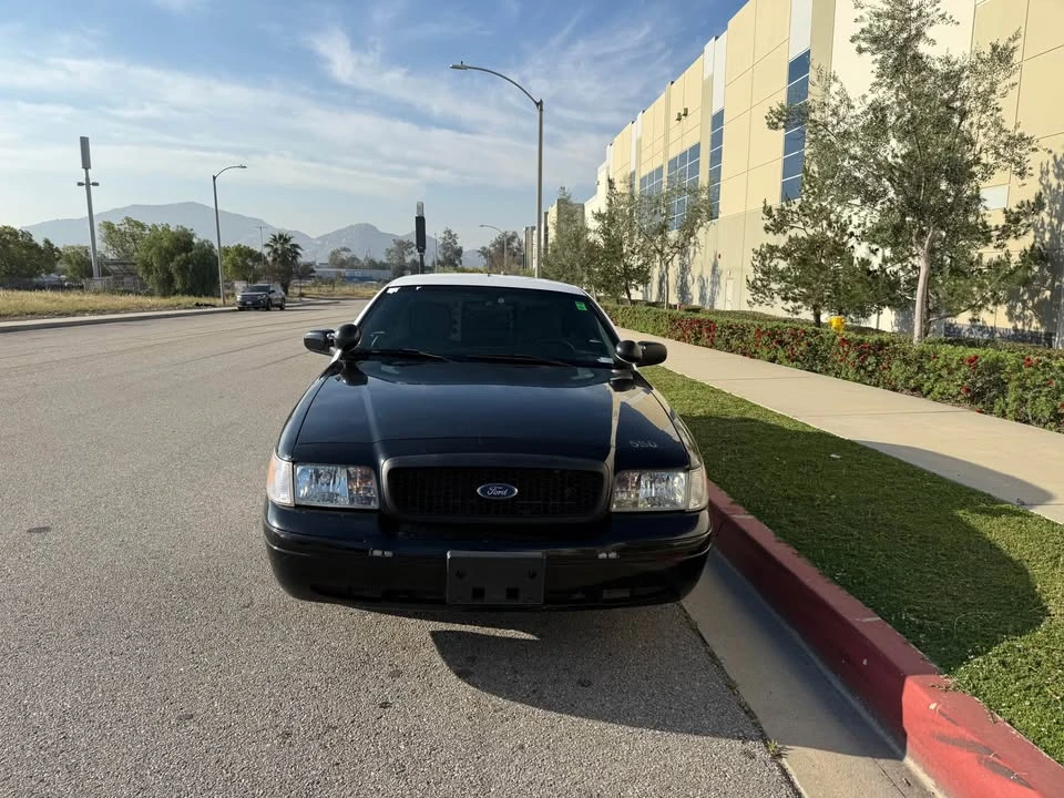 2011 Ford Crown Victoria - Image 4 of 10