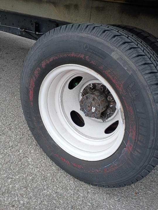 2011 Ford Econoline Van - Image 13 of 31