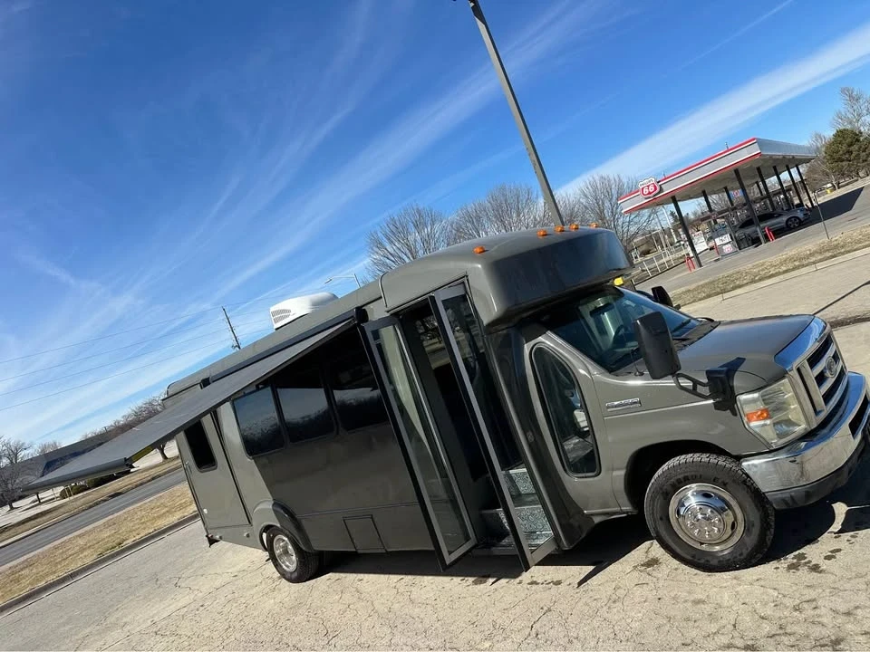 2011 Ford Econoline Van - Image 8 of 17