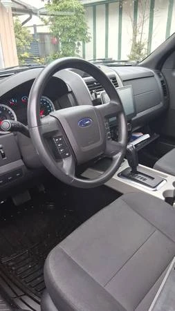 2011 Ford Escape - Image 11 of 16
