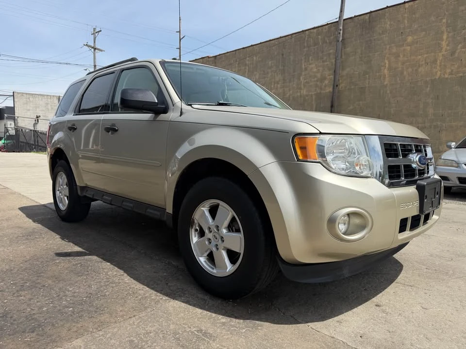 2011 Ford Escape - Image 9 of 17