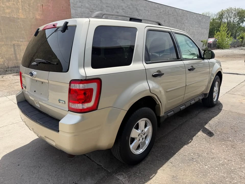 2011 Ford Escape - Image 7 of 17