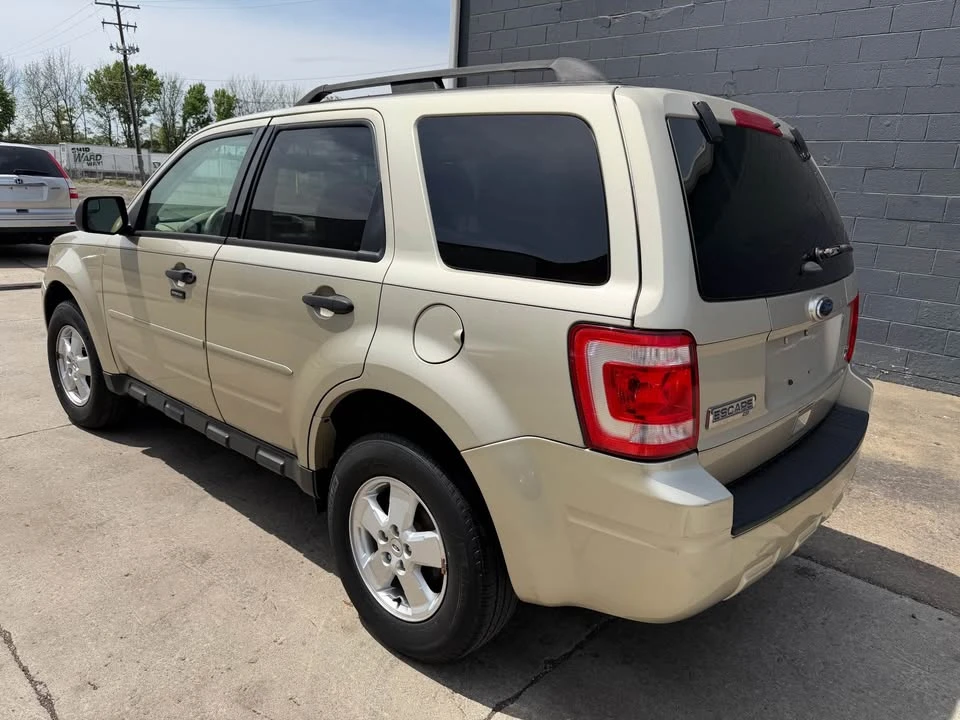 2011 Ford Escape - Image 5 of 17