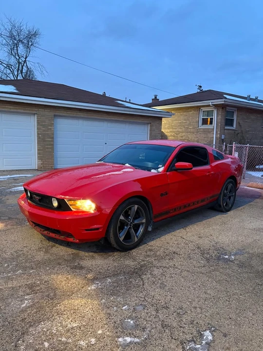 2011 Ford S197 Mustang - Image 2 of 9