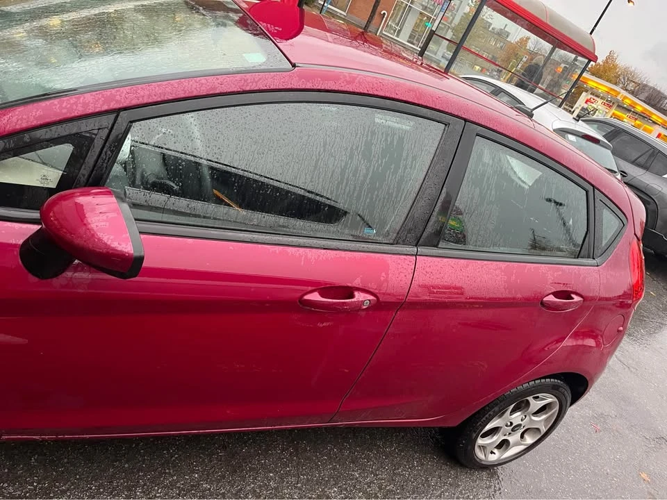 2011 Ford Fiesta - Image 2 of 5