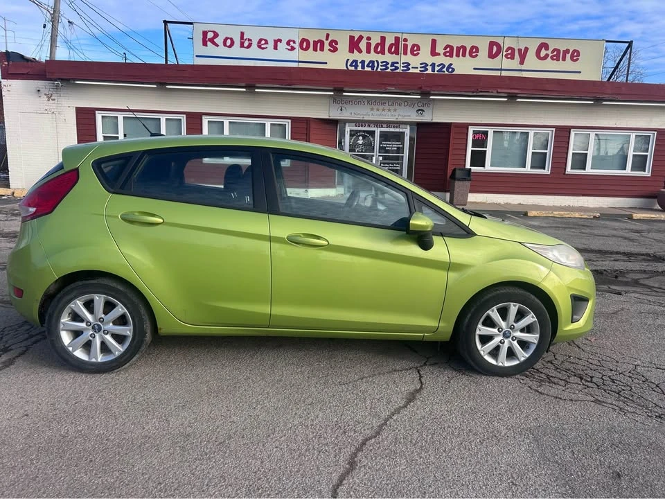 2011 Ford Fiesta - Image 2 of 10