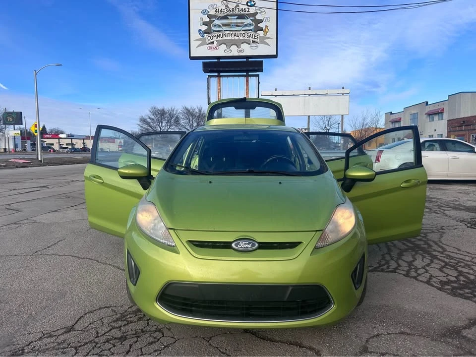 2011 Ford Fiesta - Image 9 of 10