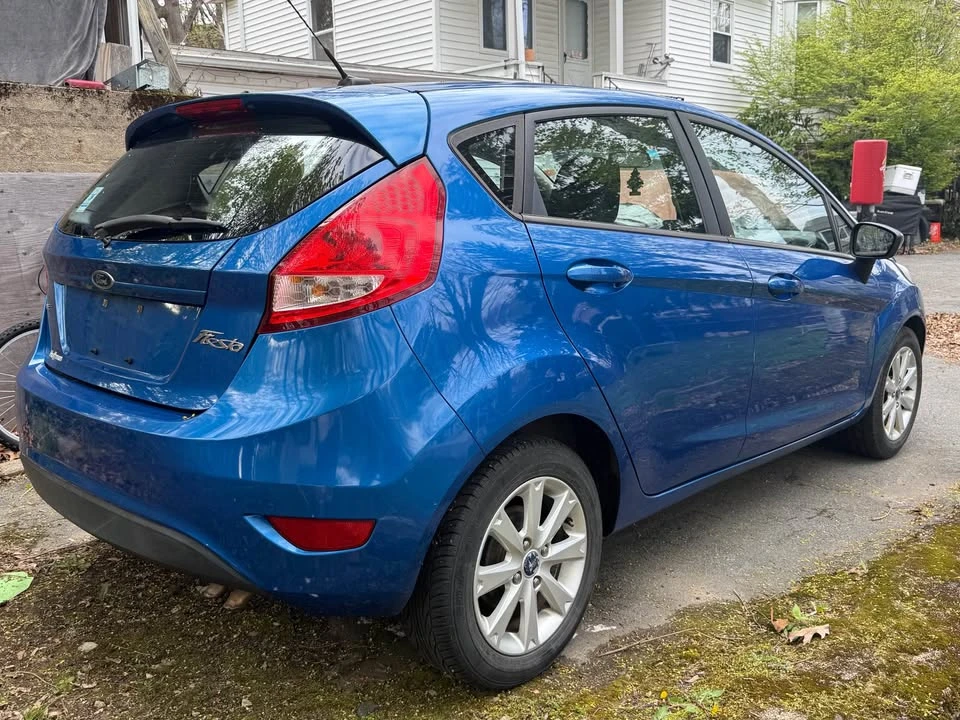 2011 Ford Fiesta - Image 3 of 9