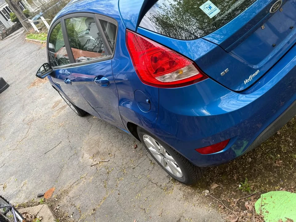 2011 Ford Fiesta - Image 4 of 9