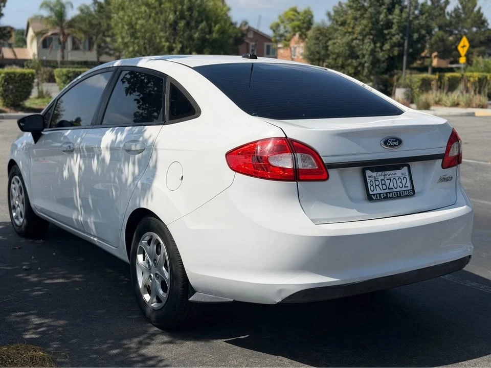 2011 Ford Fiesta - Image 2 of 9