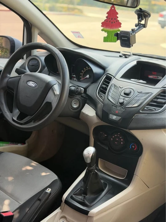 2011 Ford Fiesta - Image 7 of 9