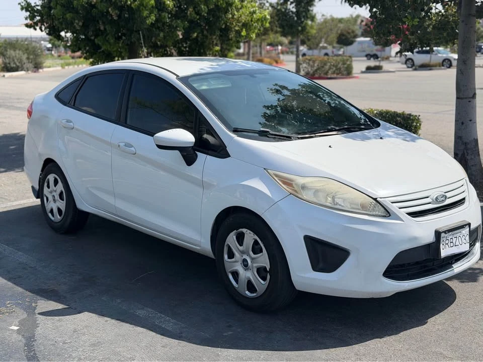 2011 Ford Fiesta - Image 4 of 9