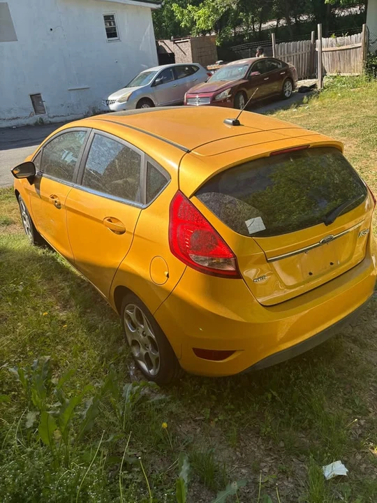 2011 Ford Fiesta - Image 6 of 9