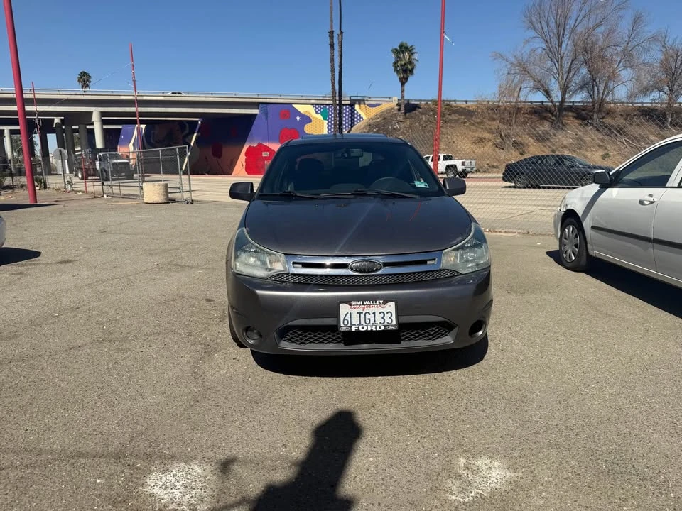 2011 Ford Focus 2nd Gen - Image 2 of 12