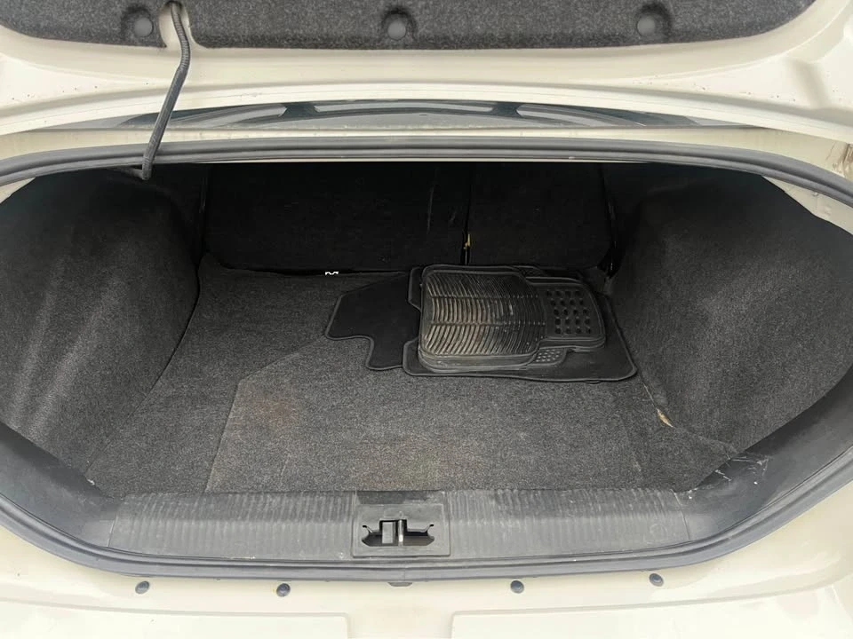 2011 Ford Focus 2nd Gen - Image 4 of 8