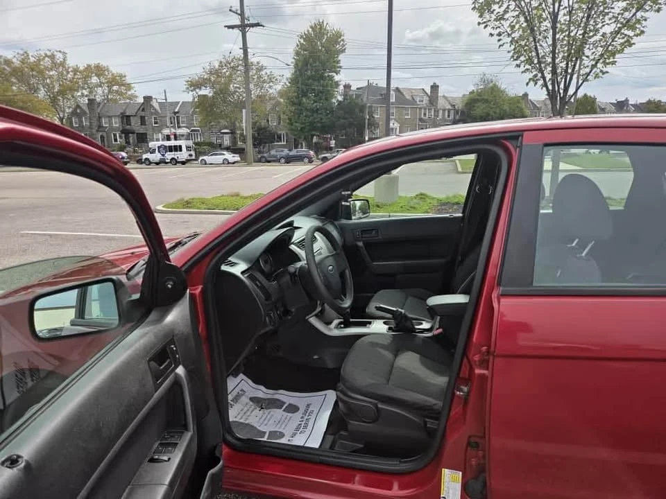 2011 Ford Focus 2nd Gen - Image 5 of 7