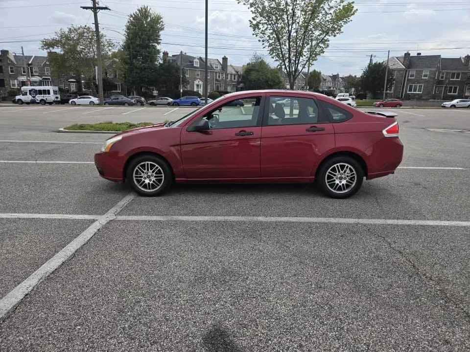 2011 Ford Focus 2nd Gen - Image 2 of 7