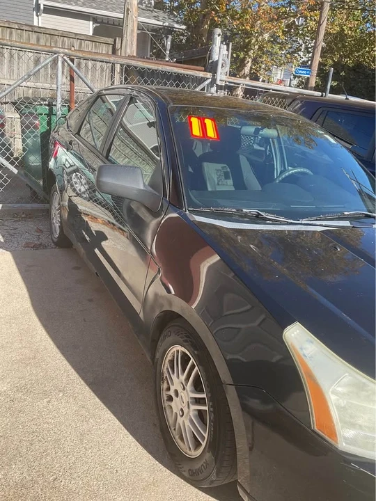 2011 Ford Focus 2nd Gen - Image 2 of 6