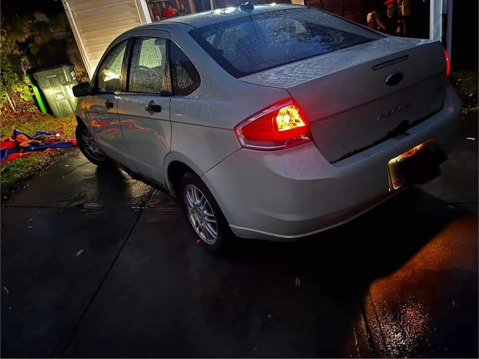 2011 Ford Focus 2nd Gen - Image 2 of 8