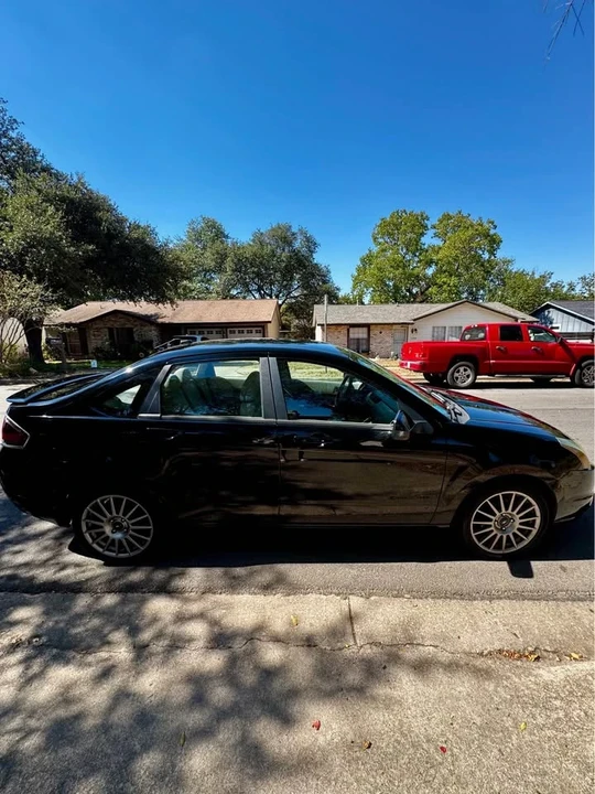 2011 Ford Focus 2nd Gen - Image 3 of 11
