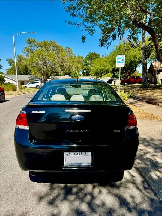 2011 Ford Focus 2nd Gen - Image 2 of 11