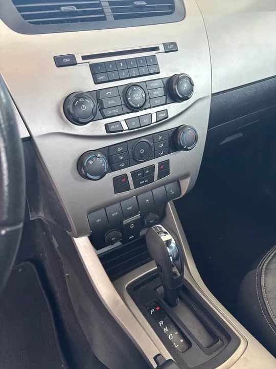 2011 Ford Focus 2nd Gen - Image 5 of 10