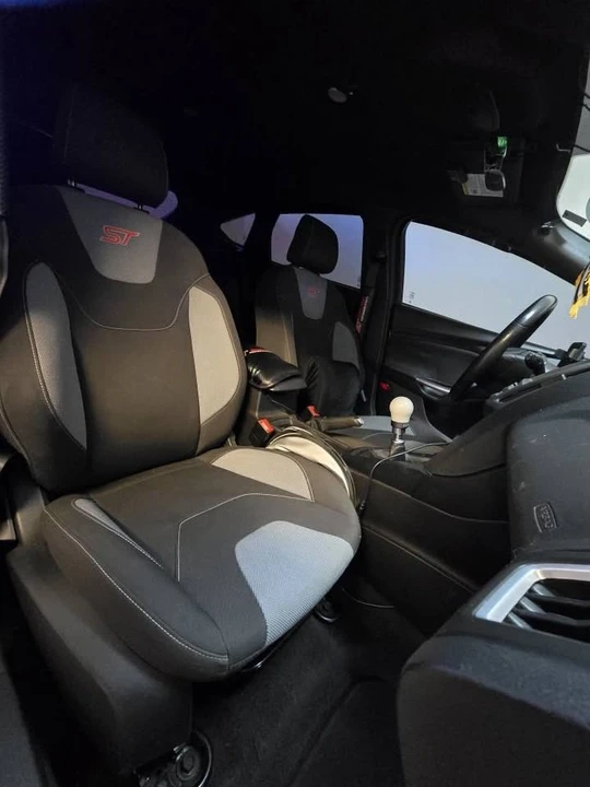 2011 Ford Focus 2nd Gen - Image 11 of 13