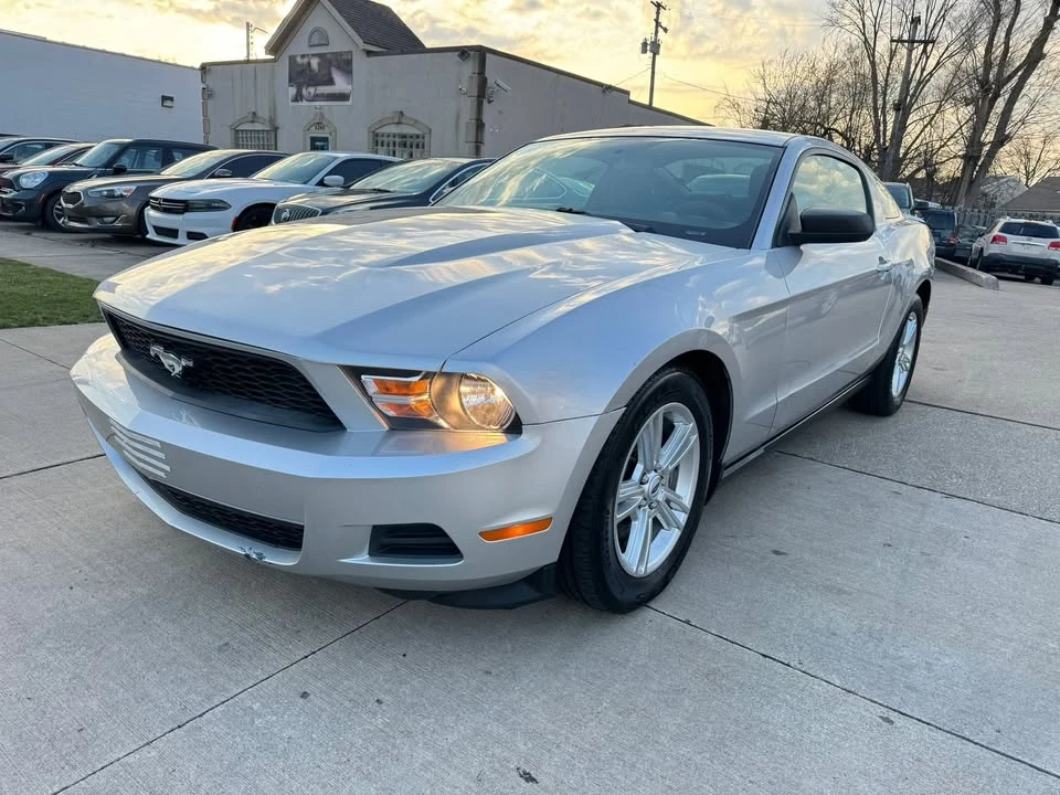 2011 Ford S197 Mustang - Image 2 of 20