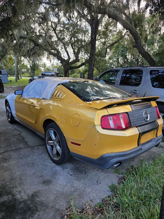 2011 Ford S197 Mustang - Image 2 of 8