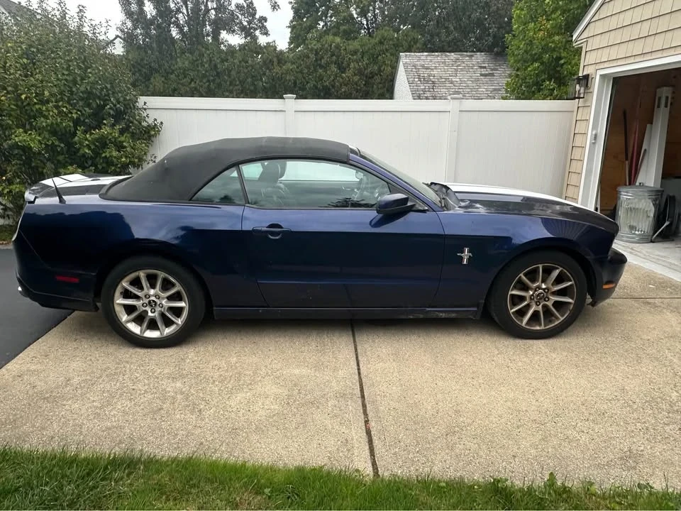 2011 Ford S197 Mustang - Image 5 of 10