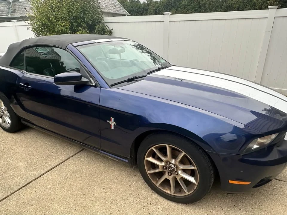 2011 Ford S197 Mustang - Image 4 of 10