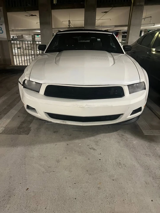 2011 Ford S197 Mustang - Image 2 of 6