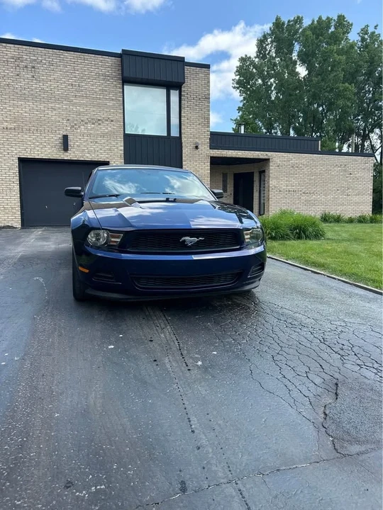 2011 Ford S197 Mustang - Image 2 of 8