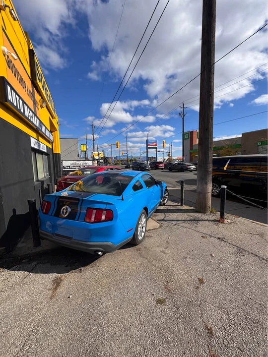 2011 Ford S197 Mustang - Image 3 of 7