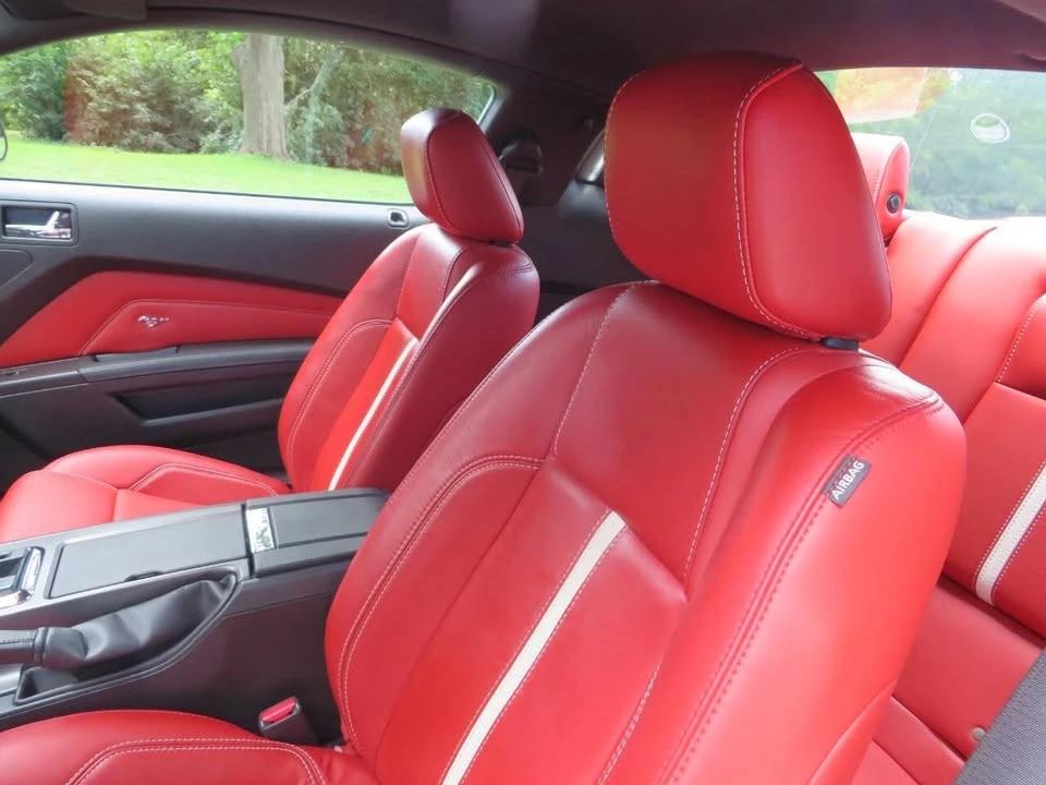 2011 Ford S197 Mustang - Image 9 of 17
