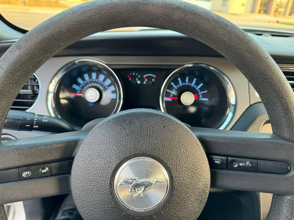 2011 Ford S197 Mustang - Image 11 of 19