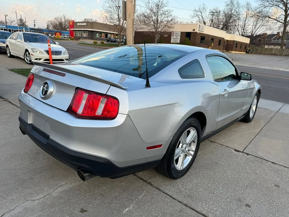 2011 Ford S197 Mustang - Image 6 of 19