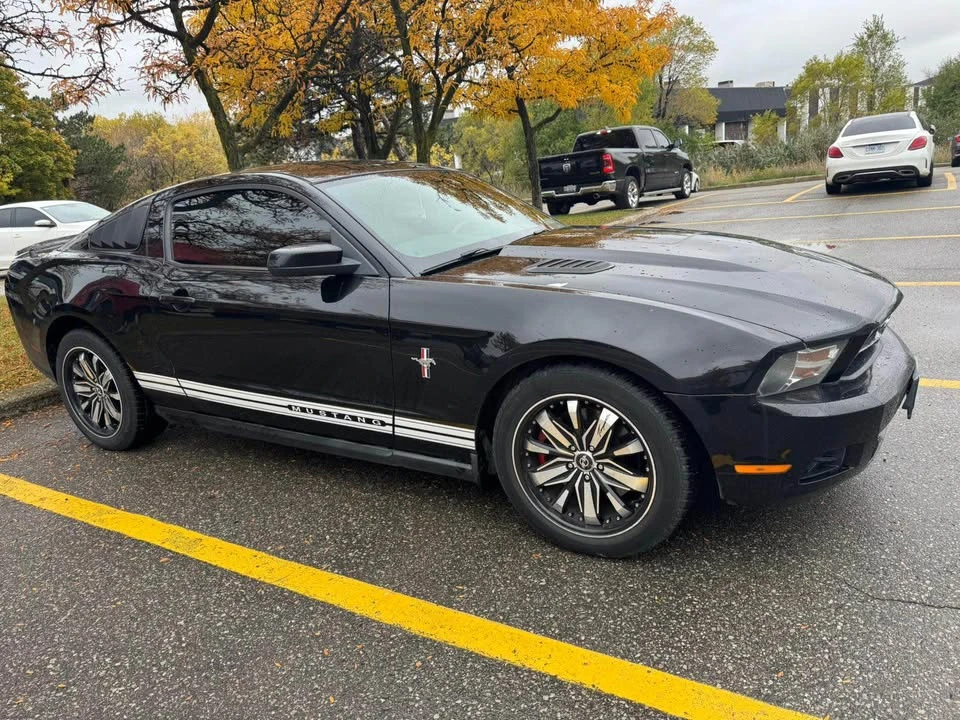 2011 Ford S197 Mustang - Image 2 of 11