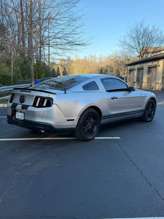 2011 Ford S197 Mustang - Image 6 of 9