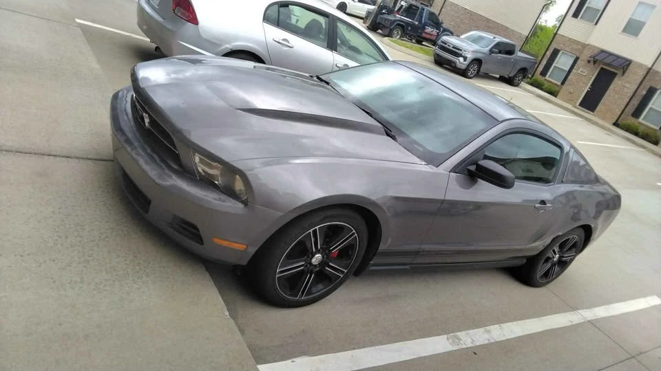 2011 Ford S197 Mustang - Image 2 of 6