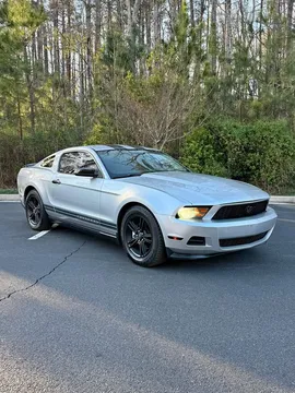2011 Ford Mustang V6