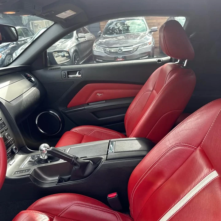 2011 Ford S197 Mustang - Image 7 of 10