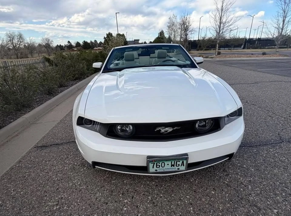 2011 Ford S197 Mustang - Image 2 of 12