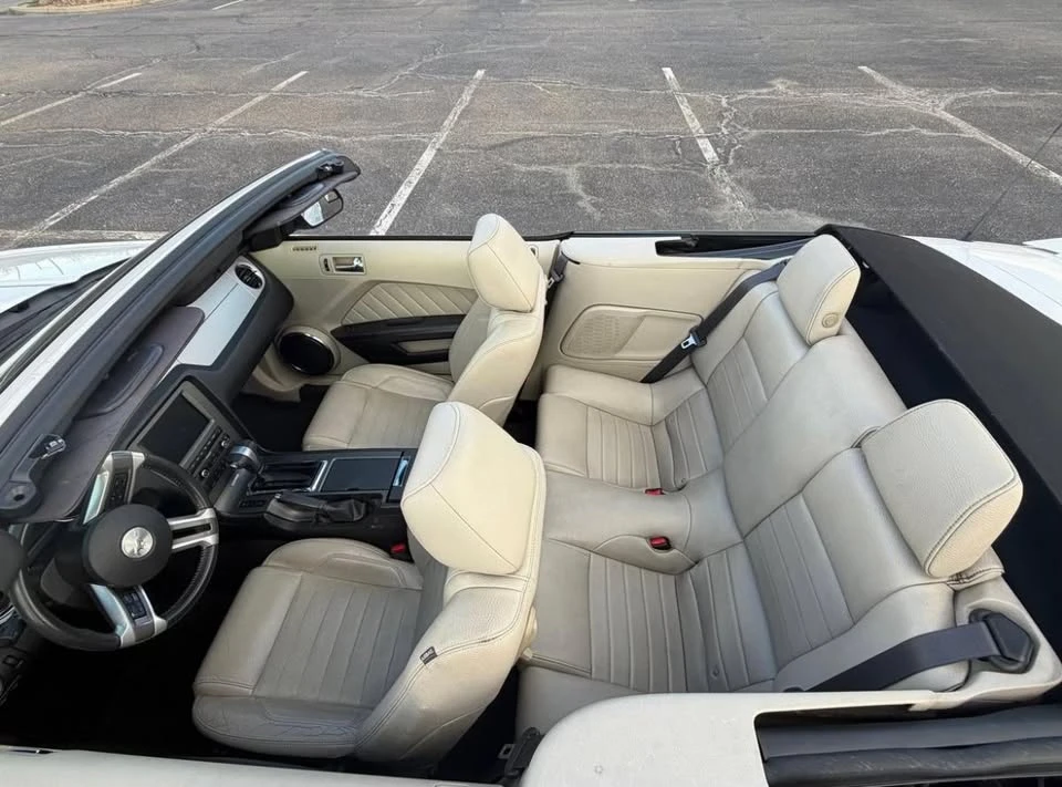2011 Ford S197 Mustang - Image 11 of 12