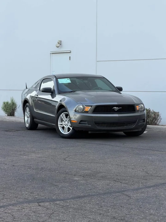 2011 Ford S197 Mustang - Image 2 of 8