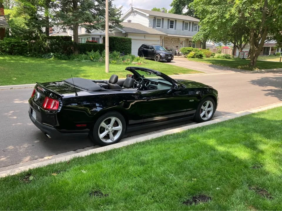 2011 Ford S197 Mustang - Image 2 of 6