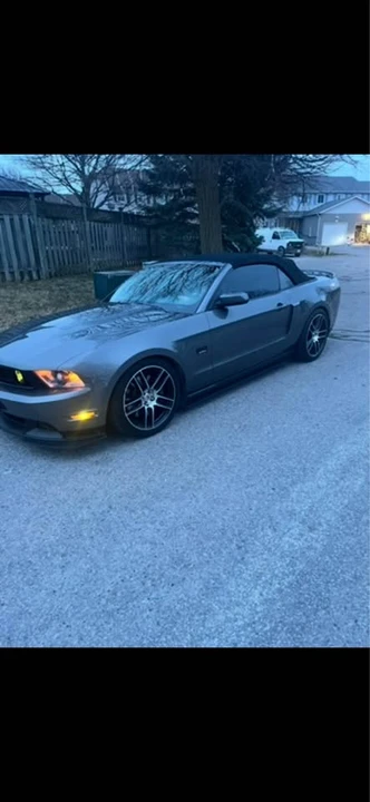 2011 Ford S197 Mustang - Image 2 of 10