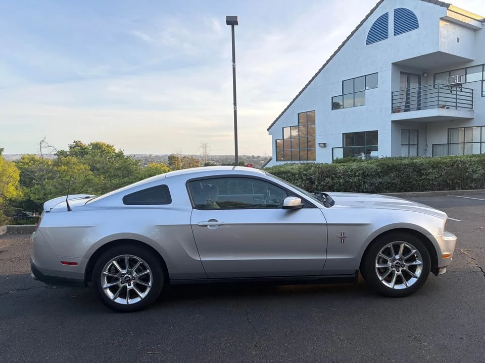 2011 Ford S197 Mustang - Image 8 of 11