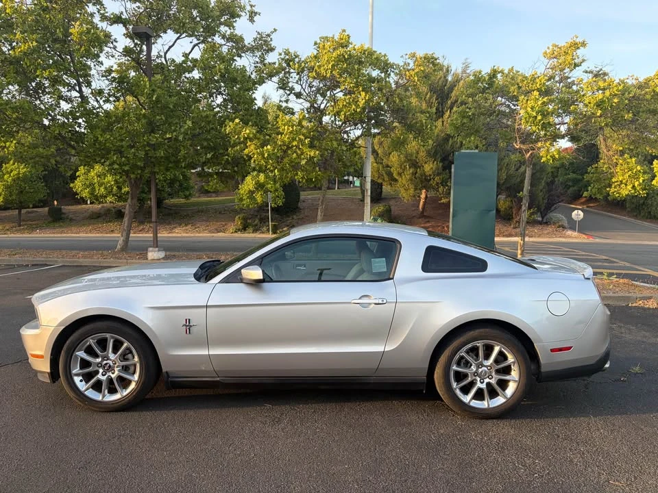 2011 Ford S197 Mustang - Image 7 of 11